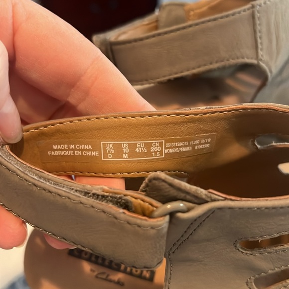 Clark’s Sandals sz 10 like new - color is “sage” - Picture 4 of 9